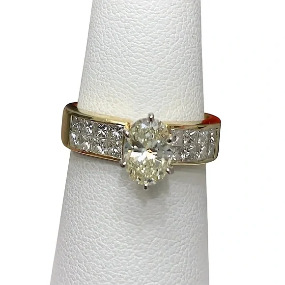 18K 1 Cwt. Fancy Yellow Oval & Princess Cut Diamond Solid Gold Ring - Picture 2 of 5